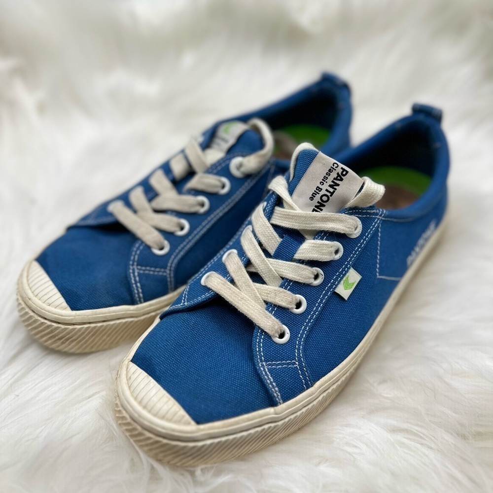 Cariuma Pantone Blue Canvas Sneakers Size 8.5 Women 7 Men - Picture 3 of 9